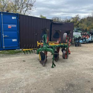 Héger 3fejes v.f. eke Schollen-Cracker szántás elmunkálóval szerelve