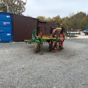 Héger 3fejes v.f. eke Schollen-Cracker szántás elmunkálóval szerelve